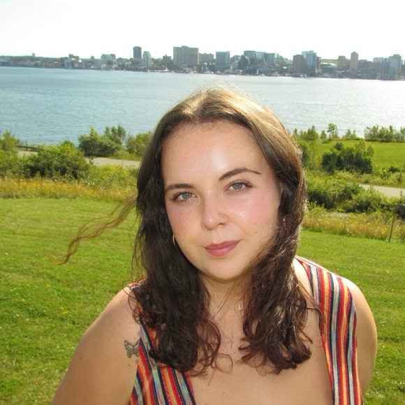 Meet your Posher, Raegan - Picture 1 of 1